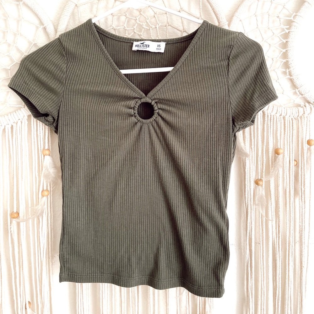Hollister Tee shirt